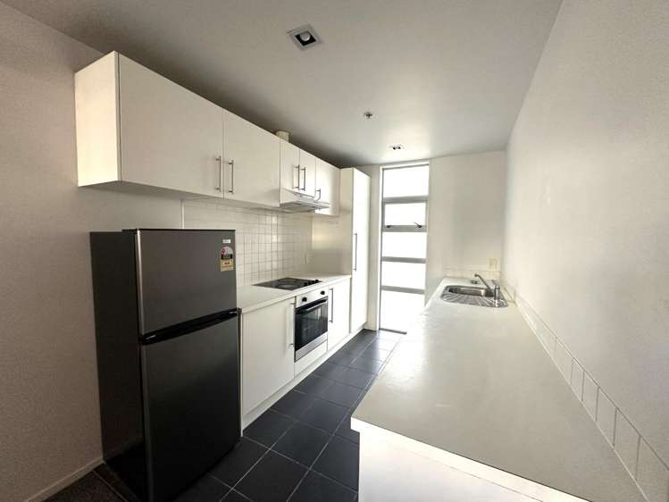 2A/52 Liverpool Street 10015_2