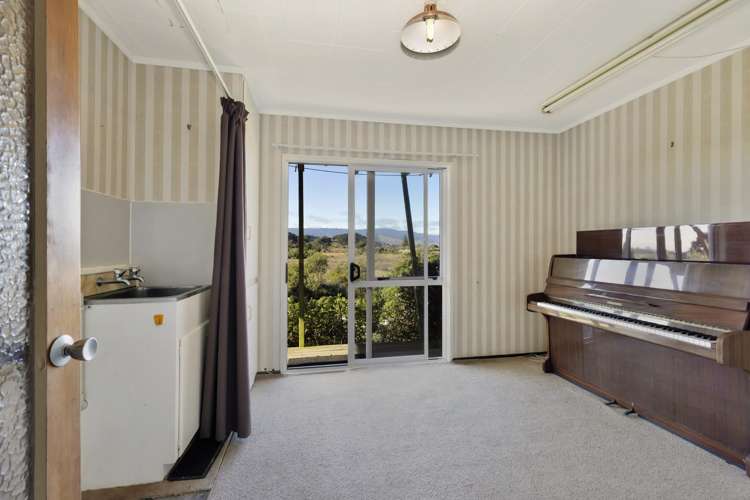 12 Moana Street Otaki Beach_14