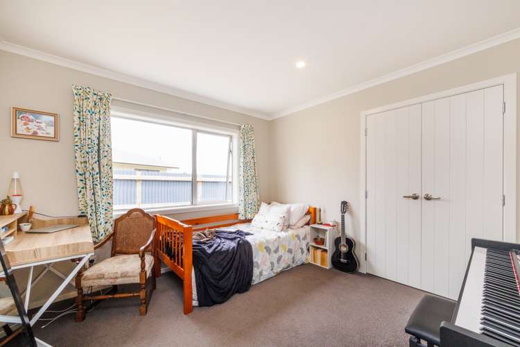 8 Roots Street West Feilding_10