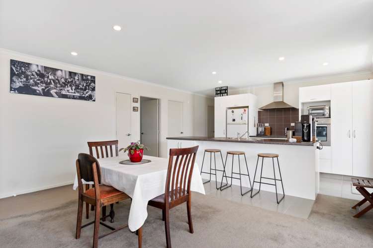 1 Carex Close Pyes Pa_7