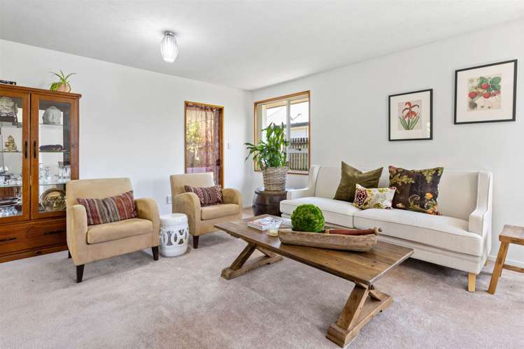 1/11 Rossiter Avenue Redwood_3