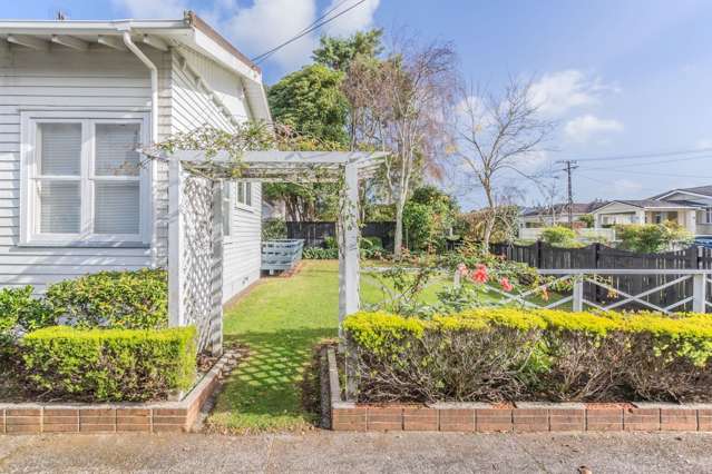 8 Fernleigh Avenue Royal Oak_3