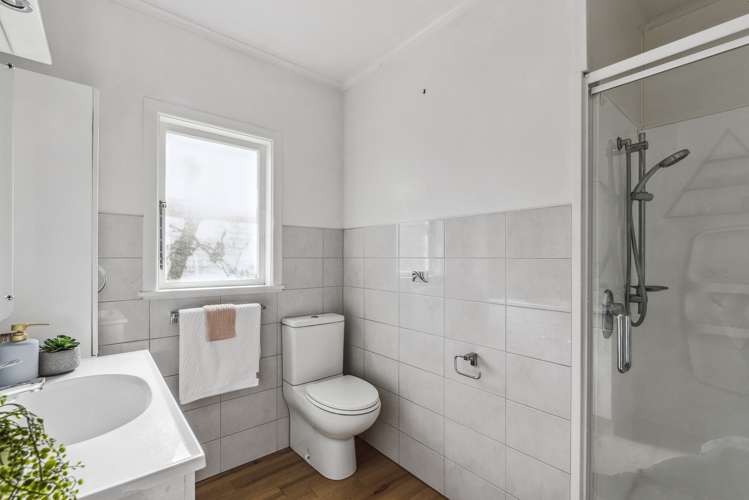 6 Walton Avenue Waikanae_13