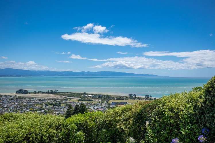 350 Princes Drive Britannia Heights_1