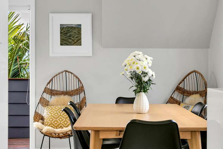 11a Joan Street Point Chevalier_8