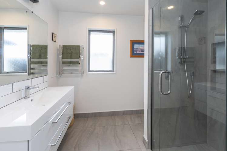 8 Carnaveron Drive Lincoln_13