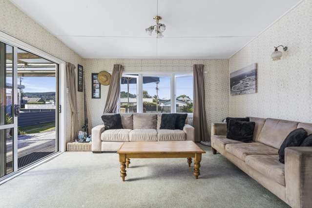 215 Ocean Road Whangamata_4