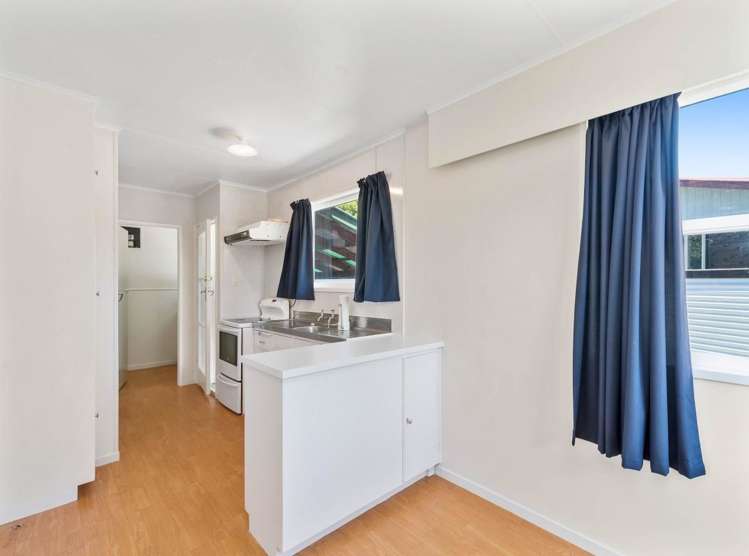 10 Joanne Crescent Pukehangi_13