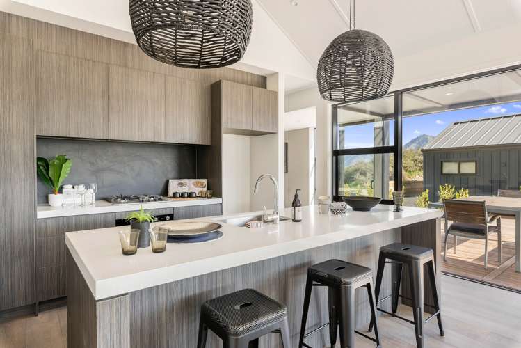 12 Falconer Rise Jacks Point_5