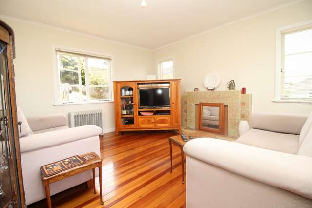 37 South Lynn Road Titirangi_3