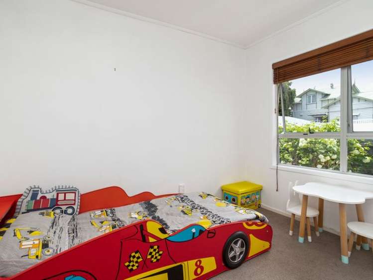 2/119 Abbotts Way Remuera_8