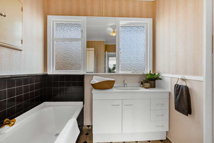 54 Young Street New Plymouth Central_5