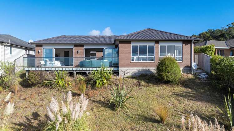 14 Ruth Craig Place Stanmore Bay_23