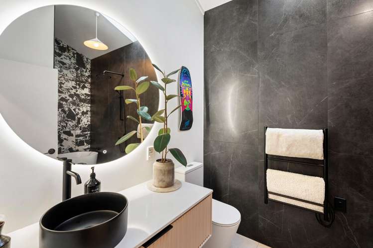 2/59 Churchill Road Murrays Bay_11