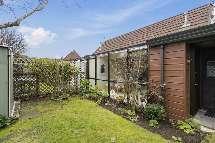 30/18 King Street Petone_14