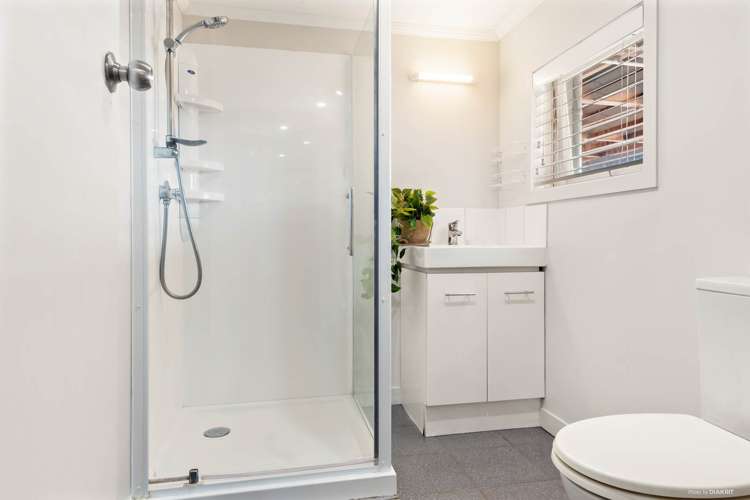 18 Marie Crescent Te Atatu South_11