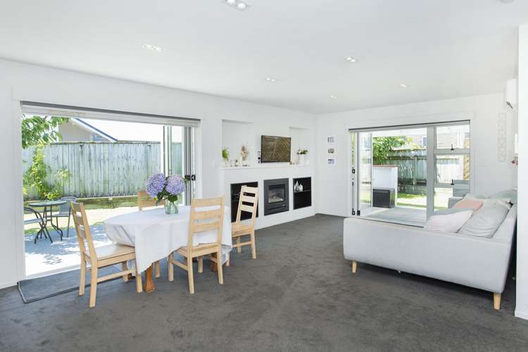 15 Silverstone Place Lytton West_12