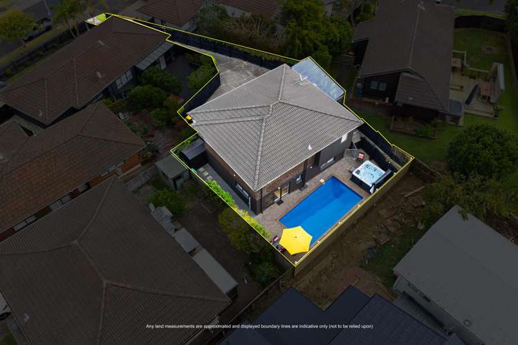 3 Pinewood Grove Botany Downs_31