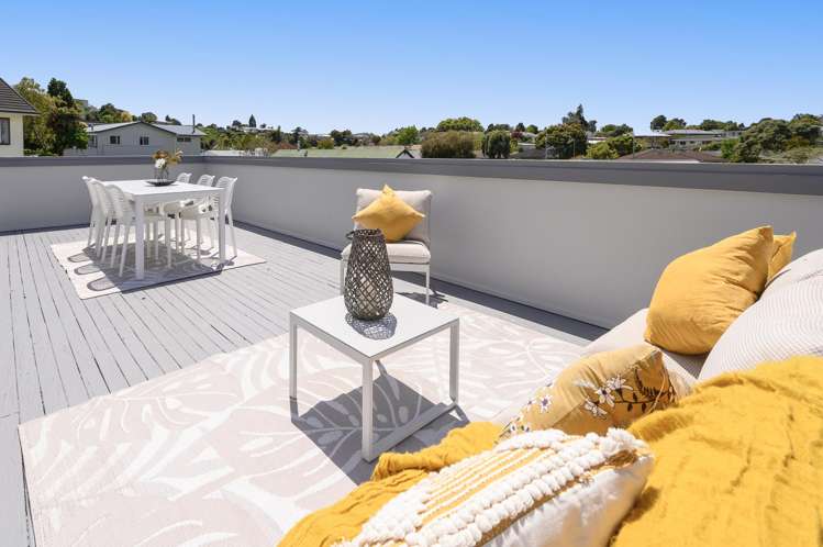 64 Heron Avenue East_2