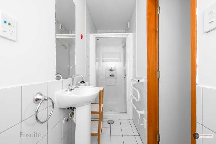 30a Connaught Terrace Brooklyn_15