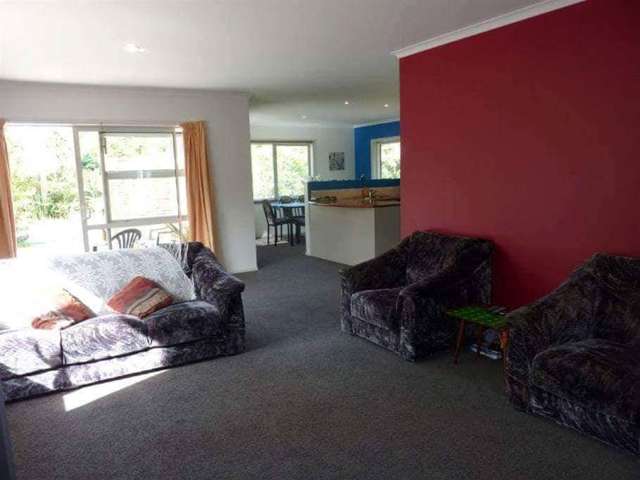 2 Chamberlain Street Waimangaroa_4