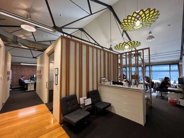 DREAM OFFICE ON DAVIS CRESCENT