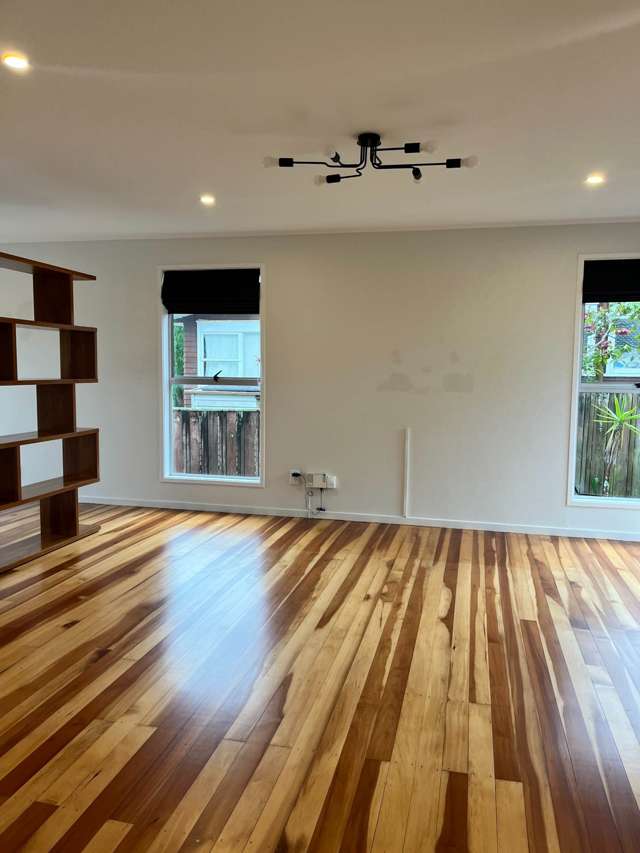 8 Robert Allan Way Pakuranga Heights_1