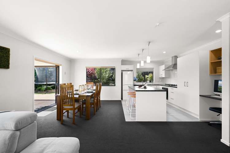 87b Dixon Road Glenview_4