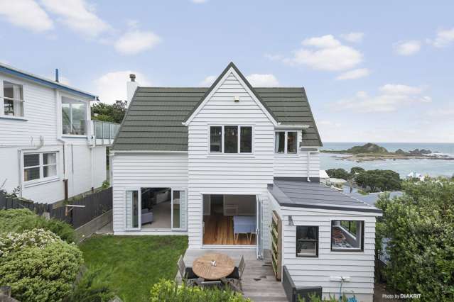 11 Knoll Street Island Bay_1