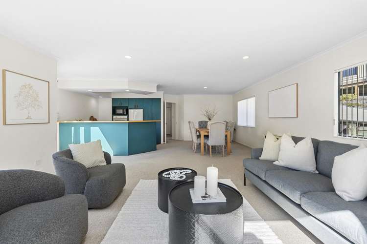 6 Redwood Crescent Westown_9