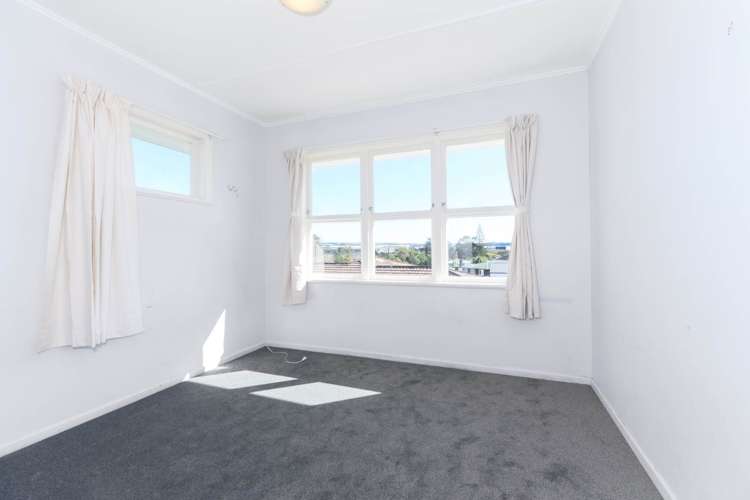 55 Amberley Avenue Te Atatu South_5