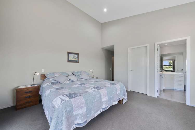 15 Kahurangi Heights Aotea_9