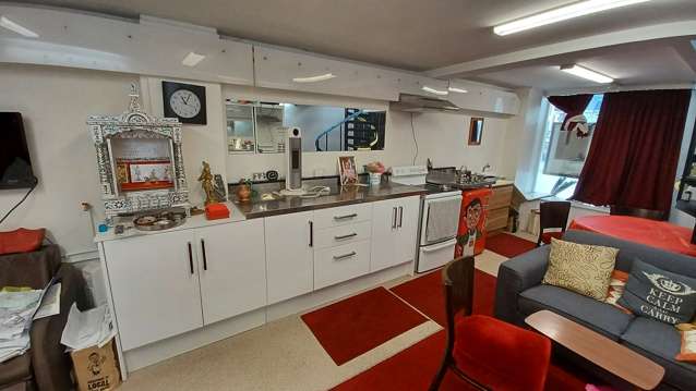 Prime City Living: Modern Apartment on Willis