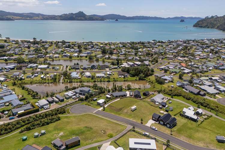 2 Tinirau Place Cooks Beach_13