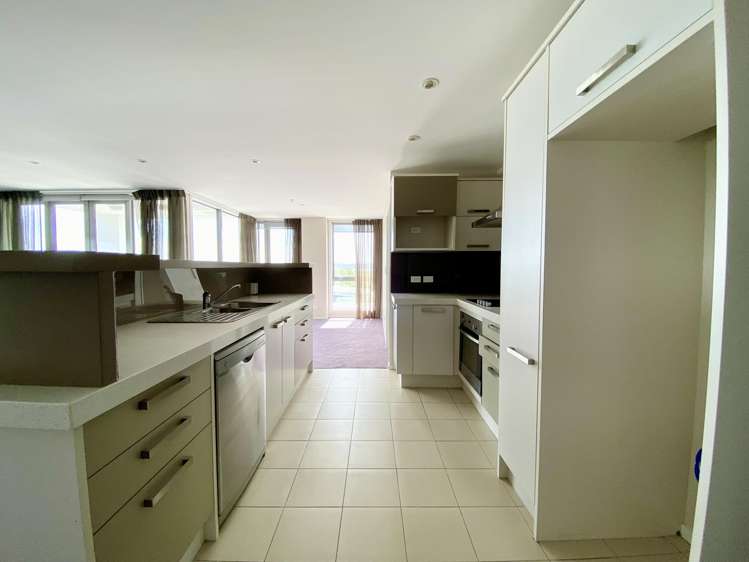 4D/84 Gunner Drive Te Atatu Peninsula_2