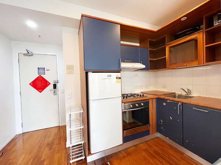 11E/82 Wakefield Street 10015_3