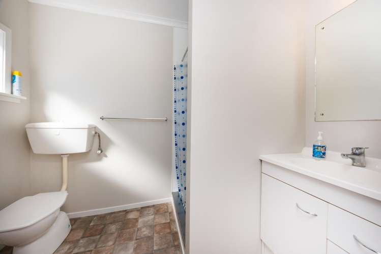 13 Nelson Street Foxton Beach_17