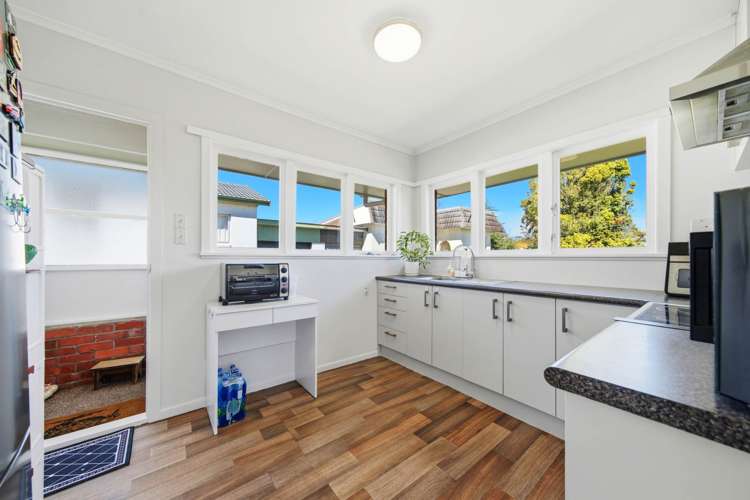 2/1 Exmouth Road Northcote_4