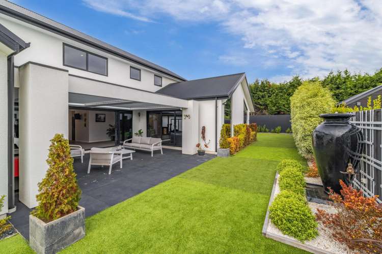 27 Carnaveron Drive Lincoln_26
