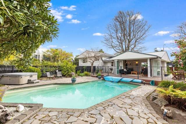 Charming 4BR Home w/ Pool & Spa