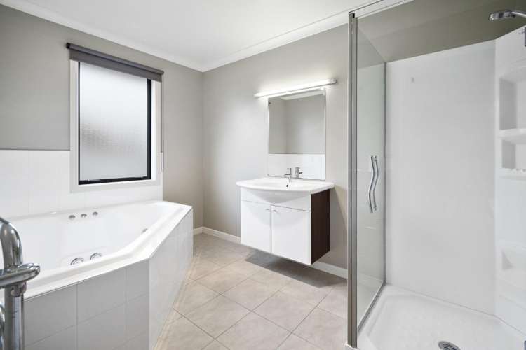 19 Johnstone Drive Fitzherbert_12