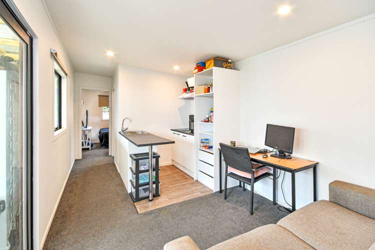 15 Lowburn Place Clover Park_13