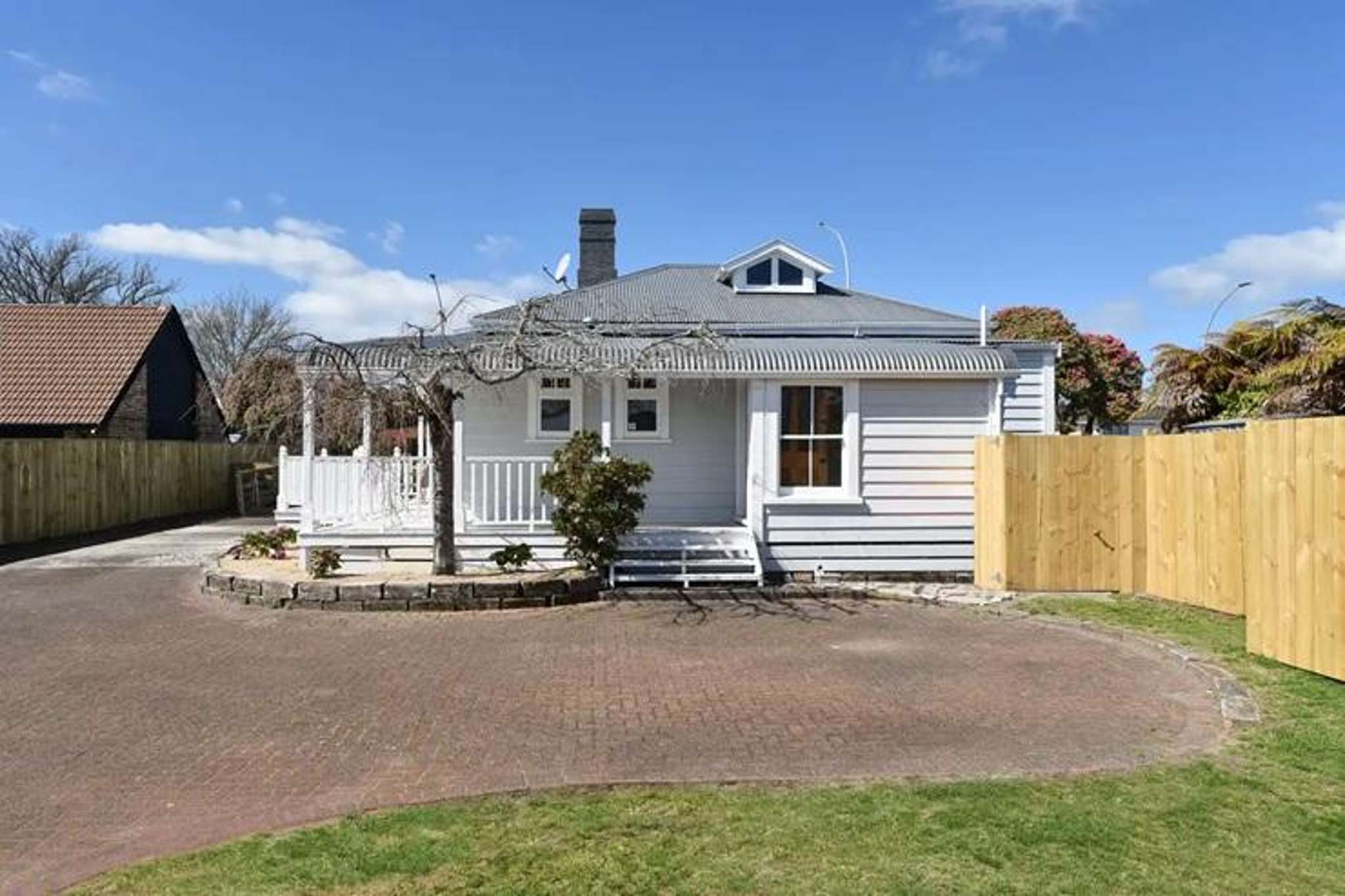 'What have I done?': Agent's post-reno panic turns to $500-a-night success