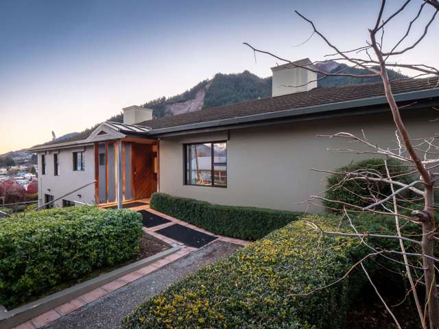 81 Hallenstein Street Queenstown_1