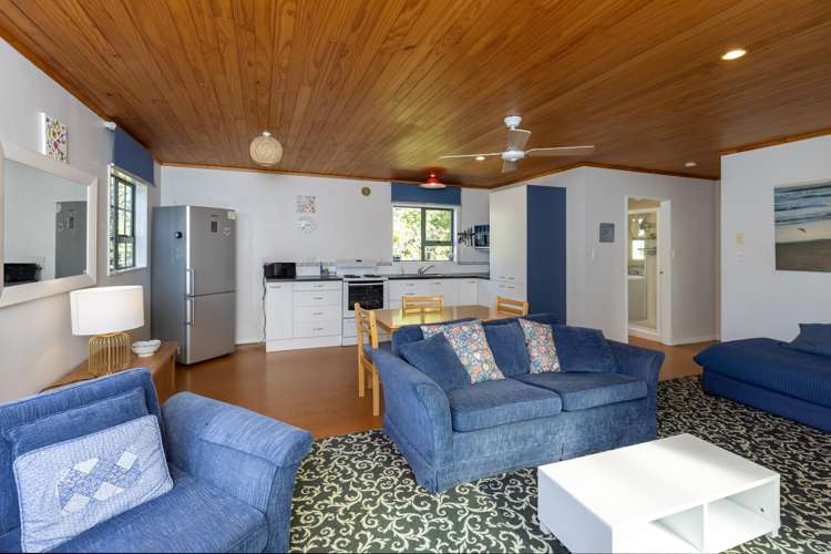 15a Wharemauku Road Raumati Beach_1