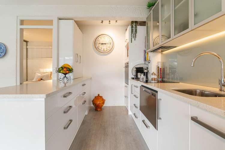 2C Weranui Road Waiwera_10