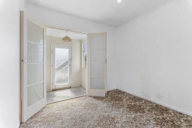 44 Egmont Road Waiwhakaiho_3