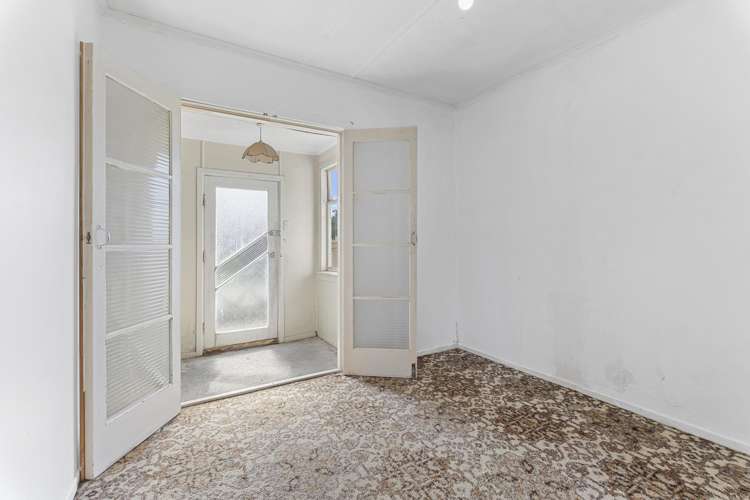 44 Egmont Road Waiwhakaiho_2