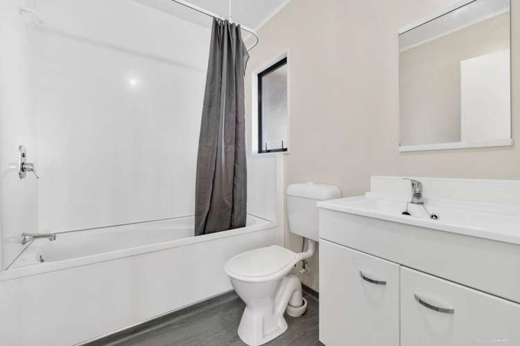 25 Aspiring Avenue Clover Park_17