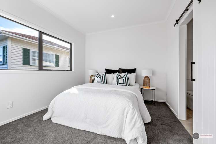 1/51 Kings Crescent Lower Hutt_9